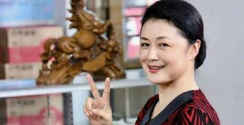 谢大|于月仙妹妹发文，2人神似好像双胞胎，要替姐姐出演乡村爱情