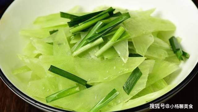怎么炒莴笋又快又好吃 2bfddf8fa22946248358d6febbadbf0c.jpeg