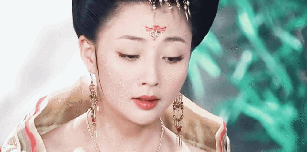 浅色|自带“美瞳”效果的眼睛，我只服这3位女演员！眼神都写满了灵气