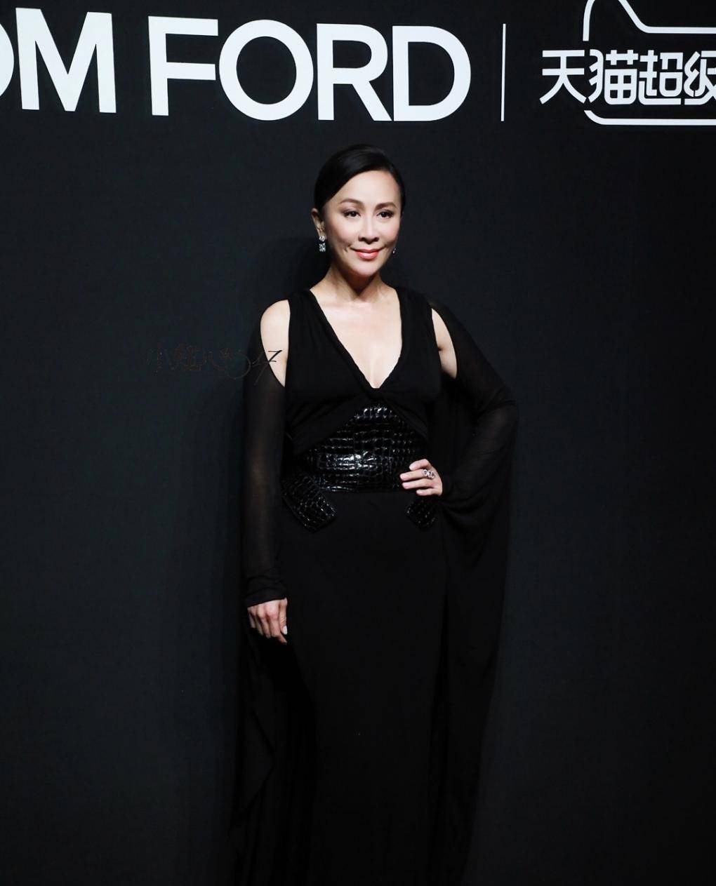 裙子|刘嘉玲穿礼服气场强大惊艳全场，梁朝伟和章子怡都成了衬托