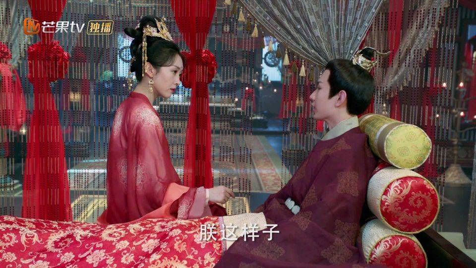 《与君歌》仇烟织为当皇后,设计程若鱼,齐焱欲证清白挥剑自伤