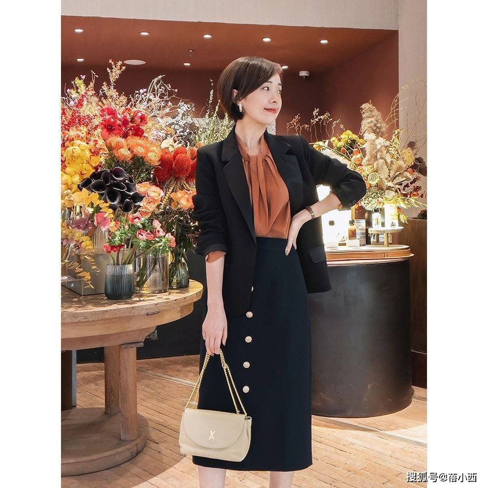 设计|早秋,会穿“A字裙”的女人更自信,照着穿充满女人味赚足回头率