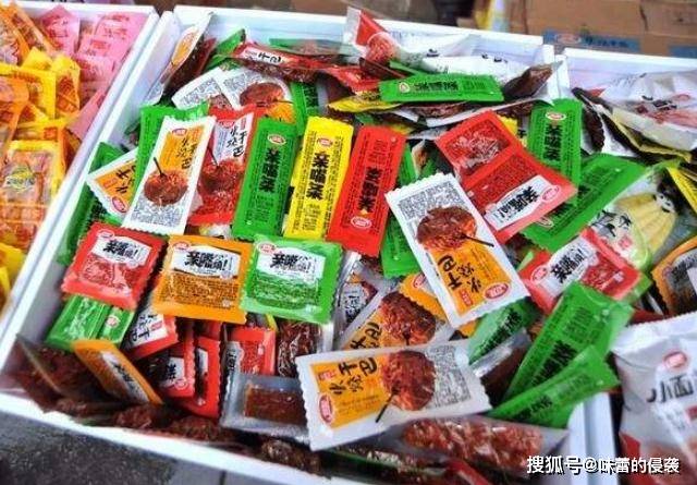 小孩|小孩最喜欢吃的4种零食,辣条排在第1位,最后一种冷藏味道更绝