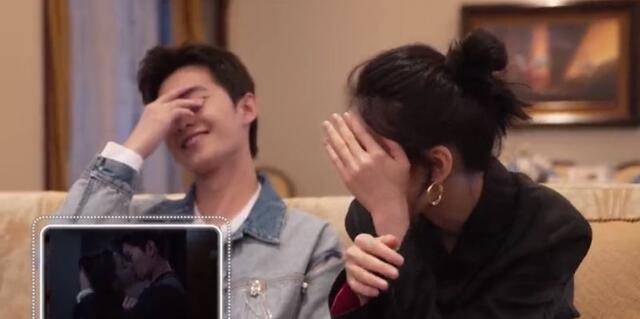 片段|神仙售后！杨洋和热巴看荣耀名场面！热巴的灵魂疑问杨洋答不上