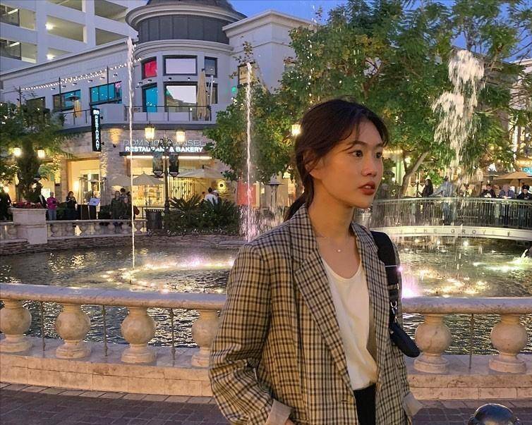 短裙|入秋后穿“西装”，这几个“穿搭雷区”尽量避开，哪怕你身材再好