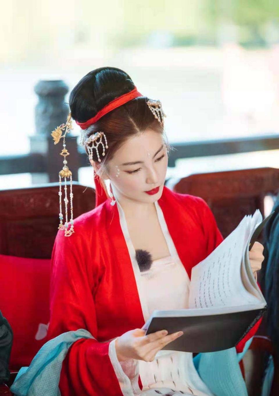 黑色|姐姐私服大盘点：张雨绮又纯又欲，郁可唯少女感十足，宁静太飒了