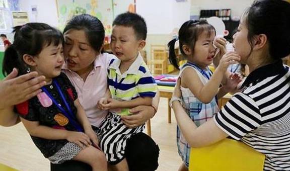 因为|宝宝是否接受幼儿园，不哭闹并非唯一指标，还得看这三点