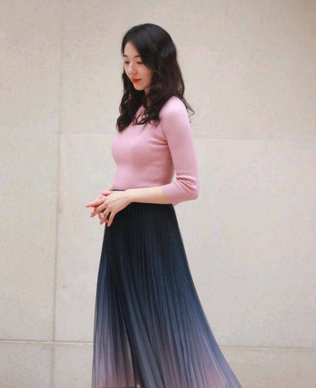 显得|女人要懂得爱自己，可以从穿衣打扮开始，做个有品味的女人