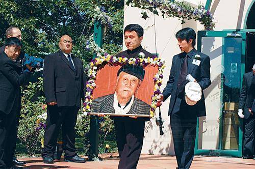 国际巨星成龙:与安徽两个同父异母的哥哥关系怎样?_房道龙