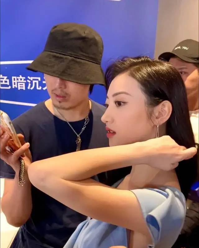 景甜|景甜在《司藤》中的细眉可谓是神来之笔,景甜的仪态也值得开班啊