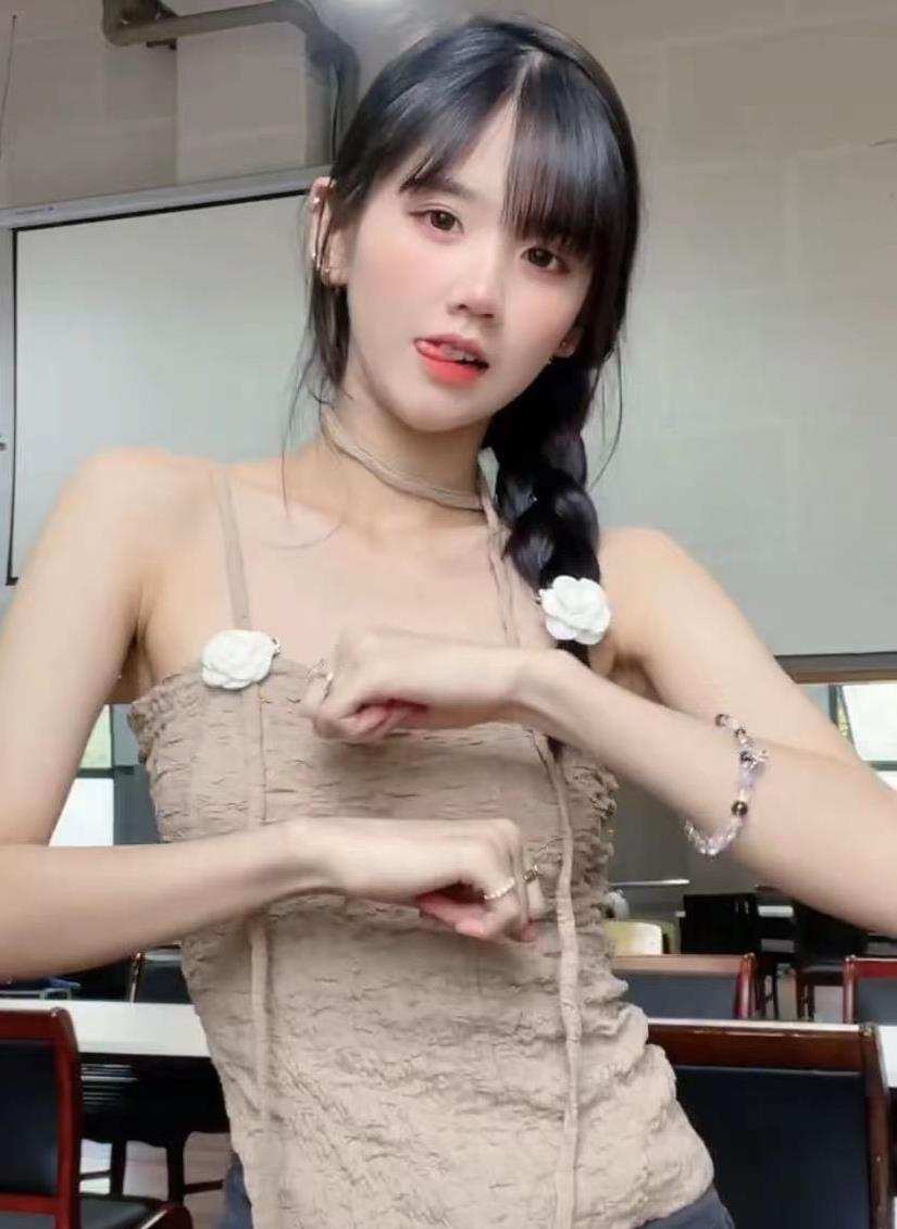 井川里予赌上前途输了比赛就素颜直播网友上演社死现场