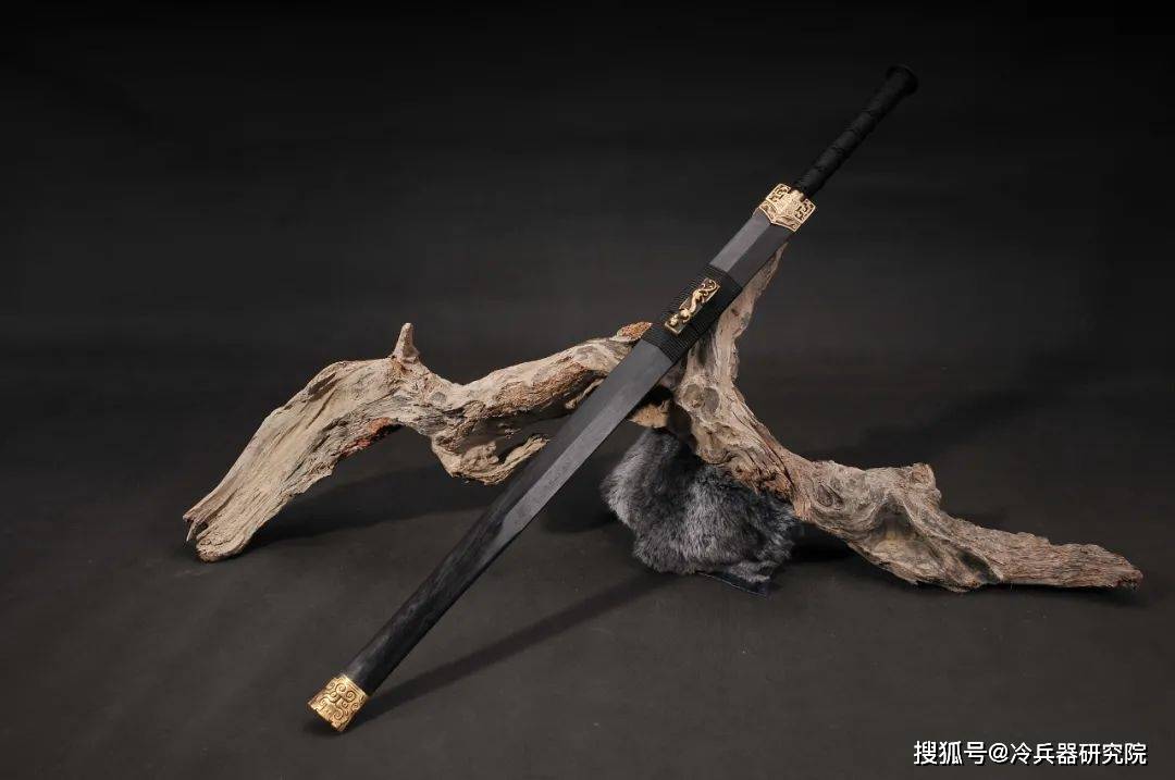 原创汉剑2000年前能卖到黑海明清刀剑却成非洲水平中国冷兵器真退步了