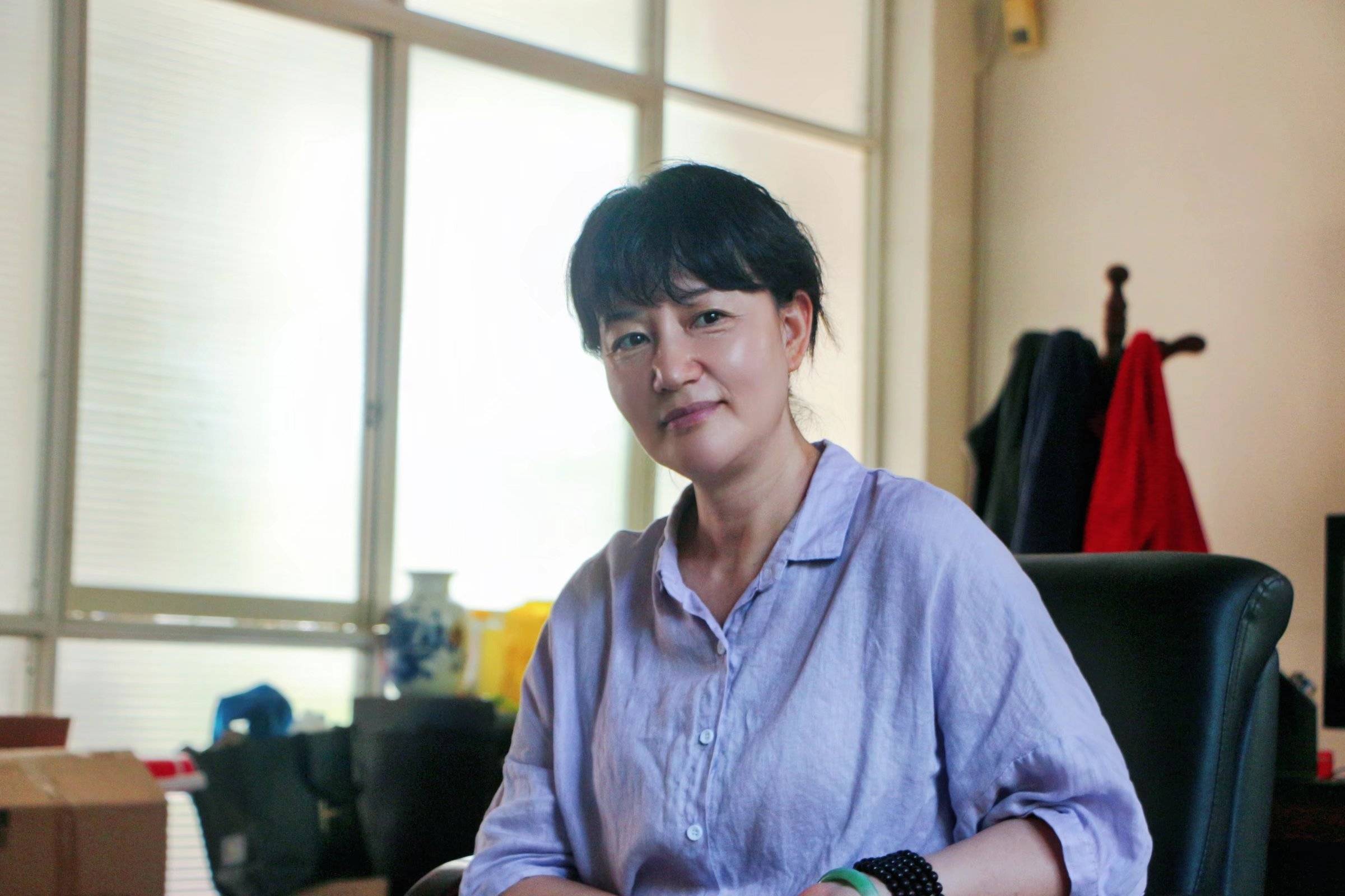 早已年过不惑之年的袁海燕丝毫不减当年风采,尽管岁月在她脸上留下了