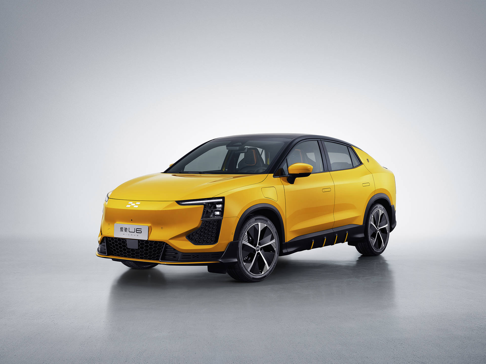 爱驰aitech科技日带你探究u6魅力想了解它不妨从全景天幕开始