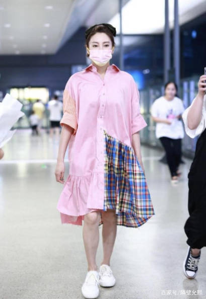 漂亮|张雨绮不愧是“时尚精”，穿粉色衬衫少女感超强，哪里像34岁的人