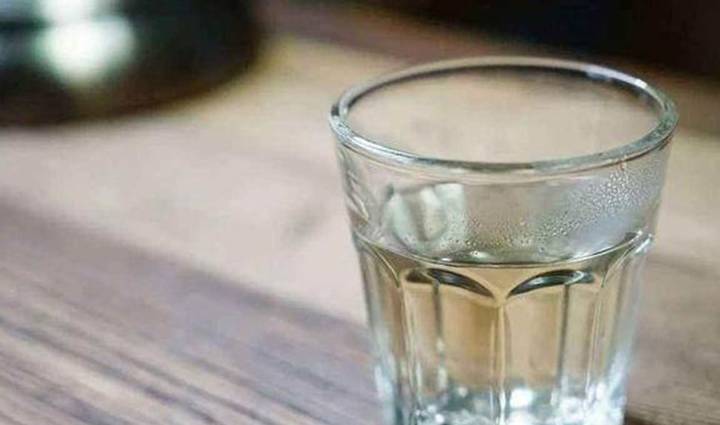 症状|肾结石发作腹痛难忍?此物每天吃1点,排光结石,肾脏更健康