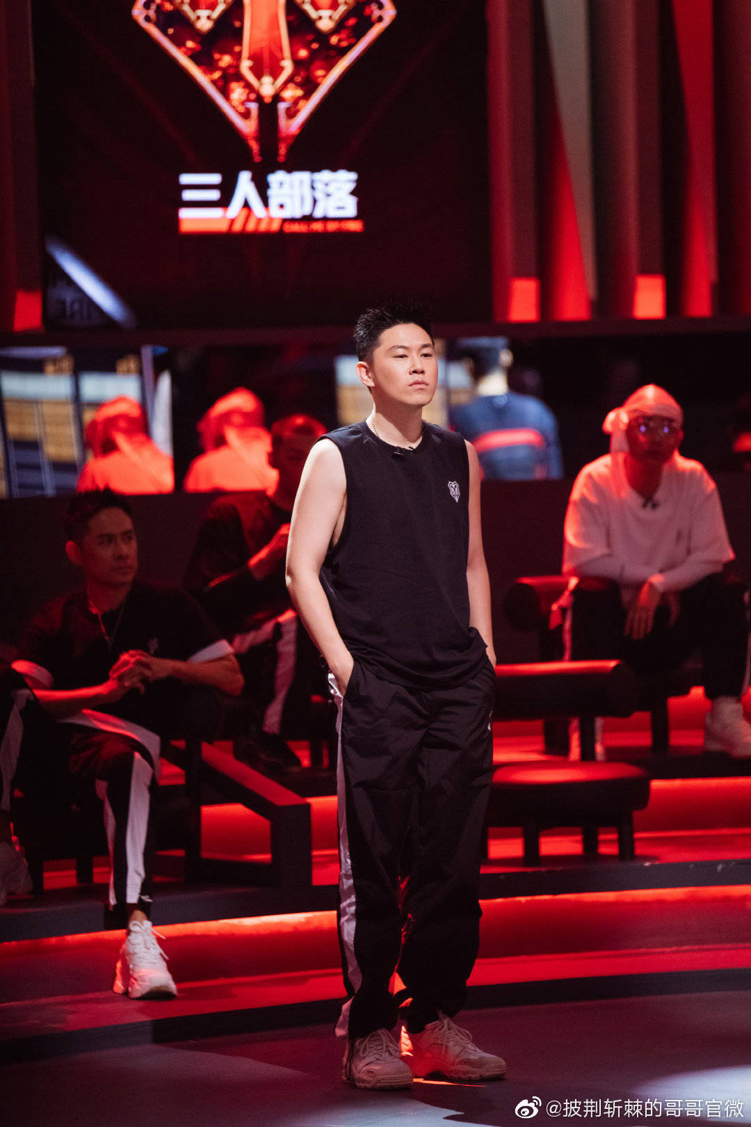 亚裔|为亚裔发声,用Freestyle回怼川普,这样的欧阳靖才是“平凡偶像”!