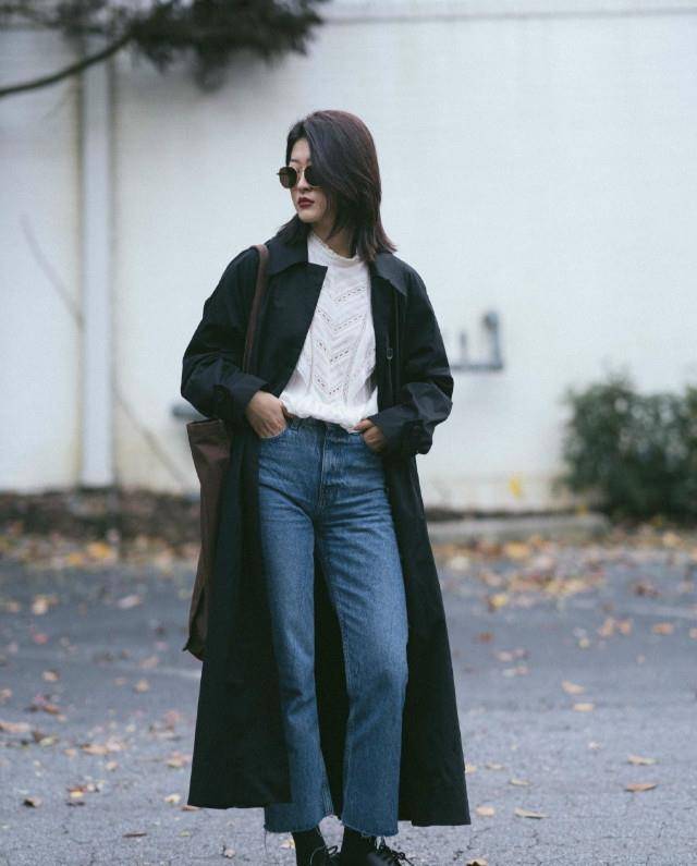 皮鞋|穿风衣时，不一定要配马丁靴才好看，今年这“4种”鞋更时髦合拍