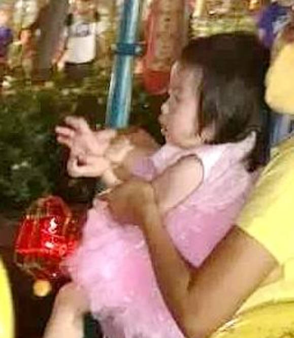 身材|郭富城一家五口逛街，俩女儿不怕露正脸，小他4岁的岳母穿貂贵气？