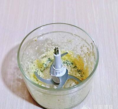 温度|#做道懒人菜,轻松享假期#蒜香全麦吐司条
