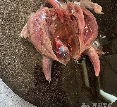 鸽子|#母亲节，给妈妈做道菜#电饭煲版鸽子山药汤