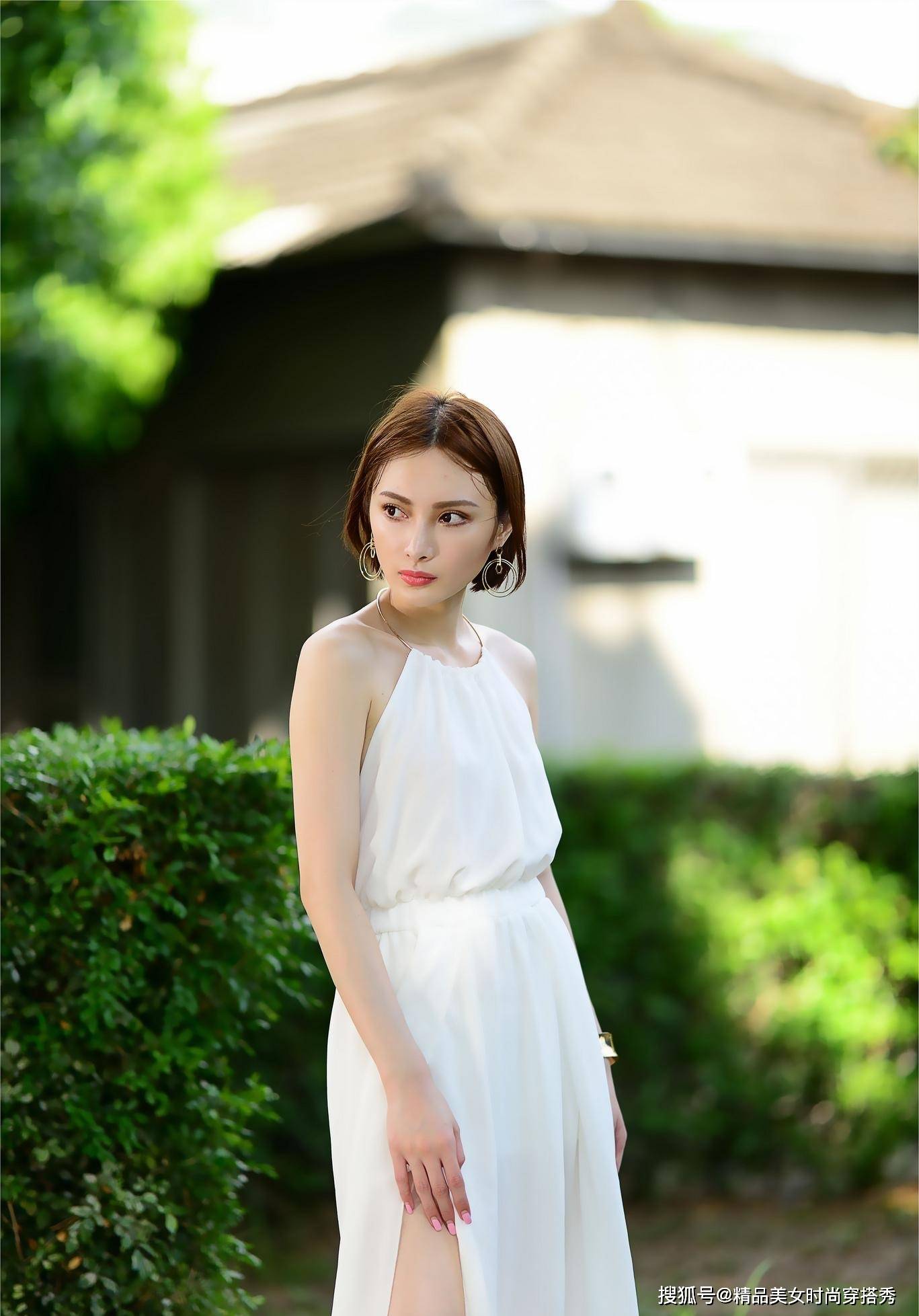 设计|时尚又好搭的白色连衣裙——挂脖设计时尚感超强