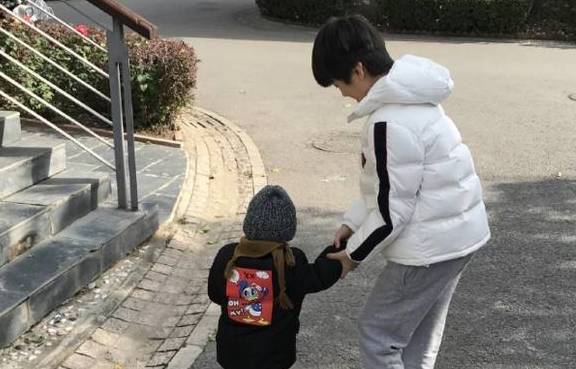 家长|年轻时只顾自己“生二胎”，不顾孩子感受，晚年自食恶果欲哭无泪