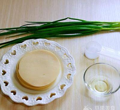 温度|#母亲节，给妈妈做道菜#葱油饼～饺子皮版