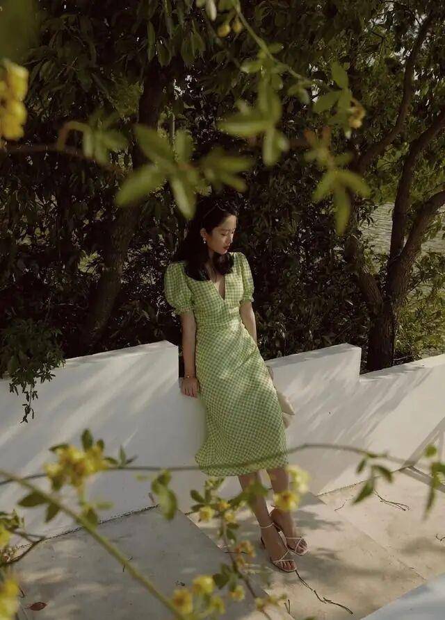 美貌|风格比美貌更重要！张子枫钟楚曦长相平平却耀眼，穿搭氛围感真强