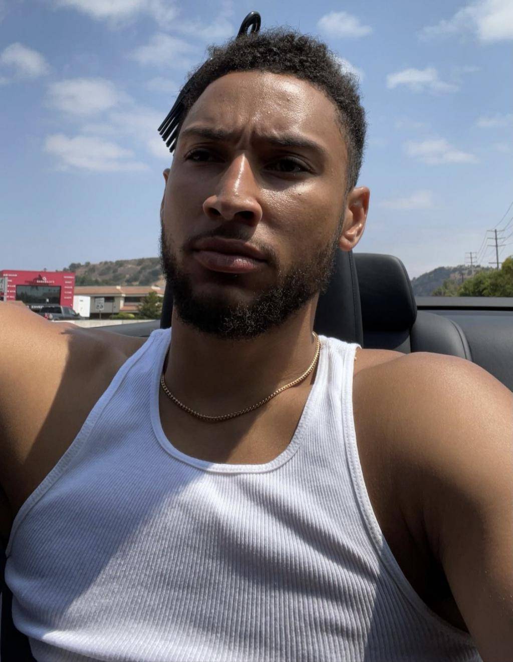 原创前男友西蒙斯疯狂训练布克和詹娜腻腻歪歪但布克的表情真木讷