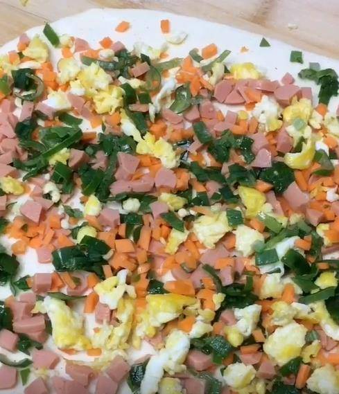 葱花|教你做一份香味可口的面食早餐，火腿葱花鸡蛋饼