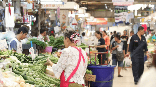 泰国的“大众菜市场”，再看中国的“大众菜市场”，明白差距没？