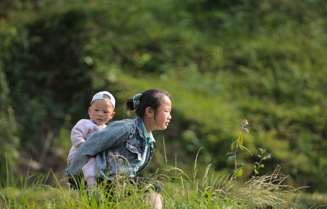 因为|女儿不生二胎，妈妈生？“断后思想”伤害了多少家庭，你家有吗？