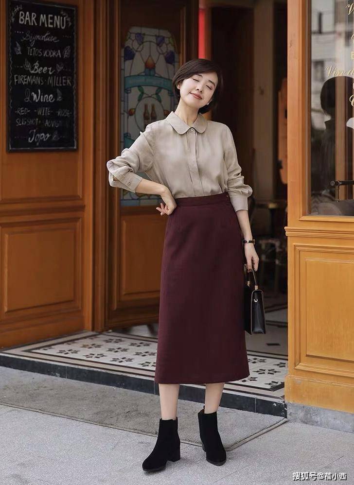 职场|见过大场面的女人，早秋第1件衣服首选“衬衫”，知性优雅又高级