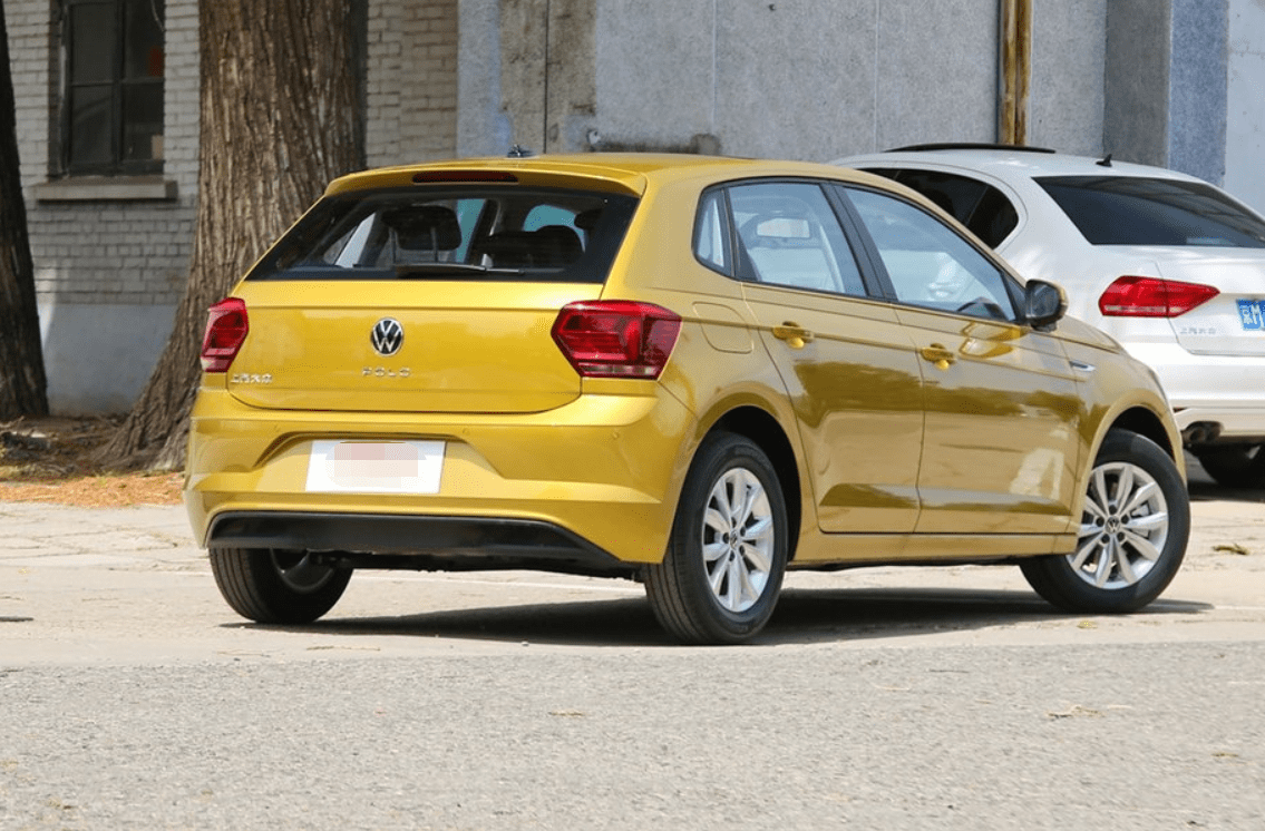 经典两厢小车变青春精致又科幻年轻人开也合适