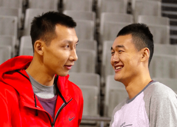 正式官宣易建联苏伟降薪续约周鹏赵睿胡明轩明年谁能拿顶薪