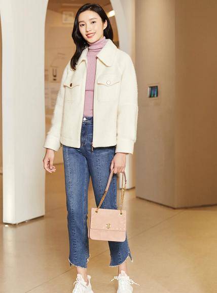 出镜率|五官也十分的立体和精致，给人一种芭比娃娃的感觉