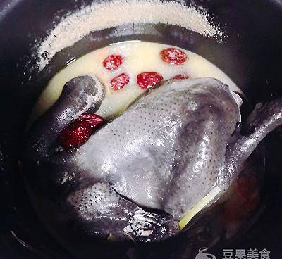 茯苓需要提前泡水吗 3b502ed0189e46e1895c94fa234f45b7.jpeg