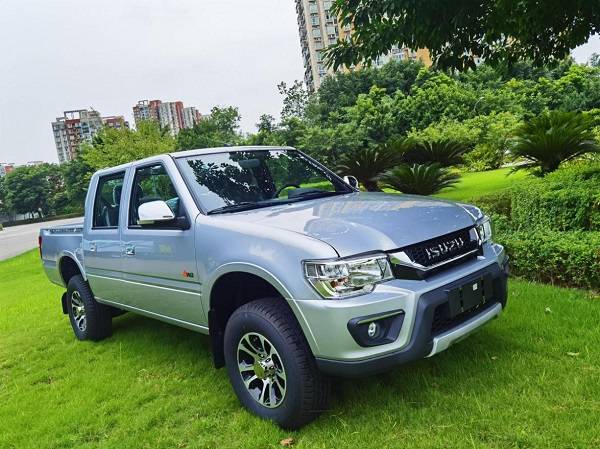 经典五十铃皮卡总有一款经典好车让人耿耿于怀