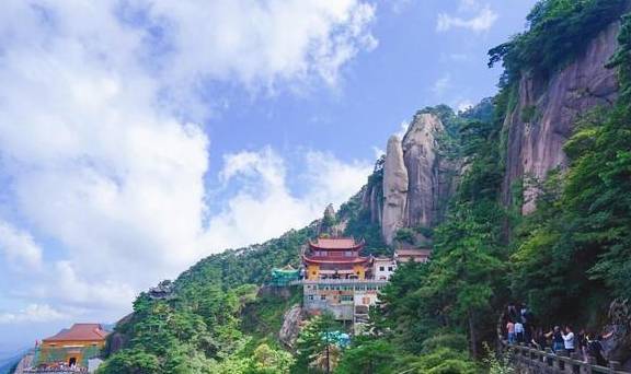 九华山作为佛教名山，“放生”却成为生意，游客：这样真的好吗？
