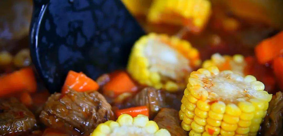 胡萝卜|台式红烧牛腩，红润香喷喷，小编都忍不住狂咽口水了