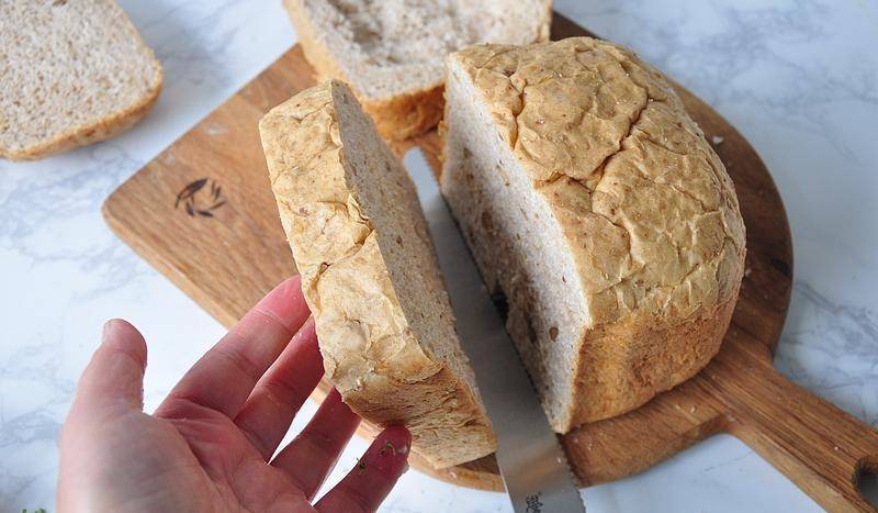 蔬菜|早餐不知给孩子吃什么,试试将吐司加蔬菜和蛋,烤一烤,太香了