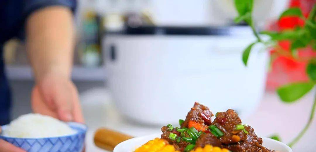 胡萝卜|台式红烧牛腩，红润香喷喷，小编都忍不住狂咽口水了