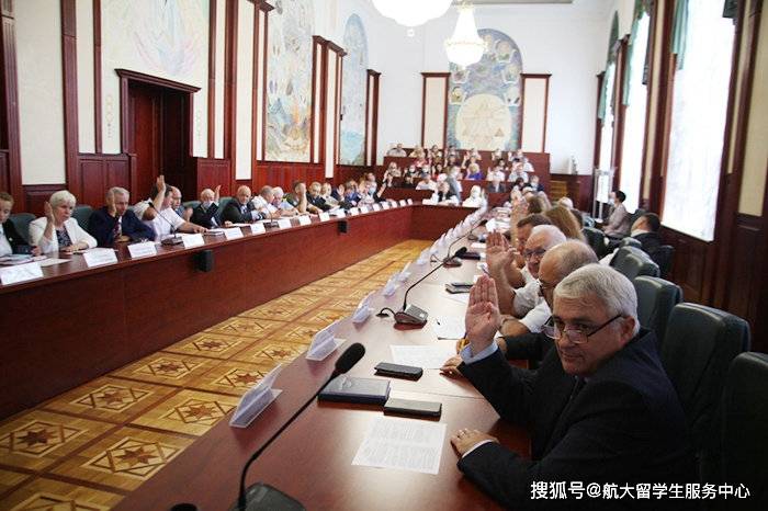 乌克兰国立航空大学召开秋季入学会议 科学部