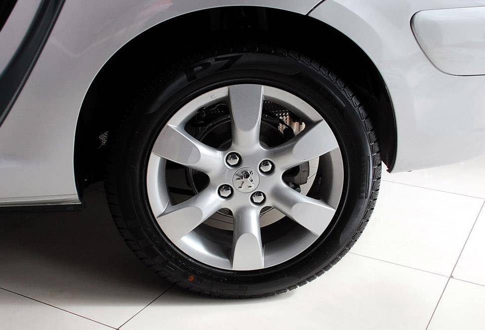 汽车轮胎寿命是几年 d1ed6f67f2104247bb5633bc59409b7c.jpeg