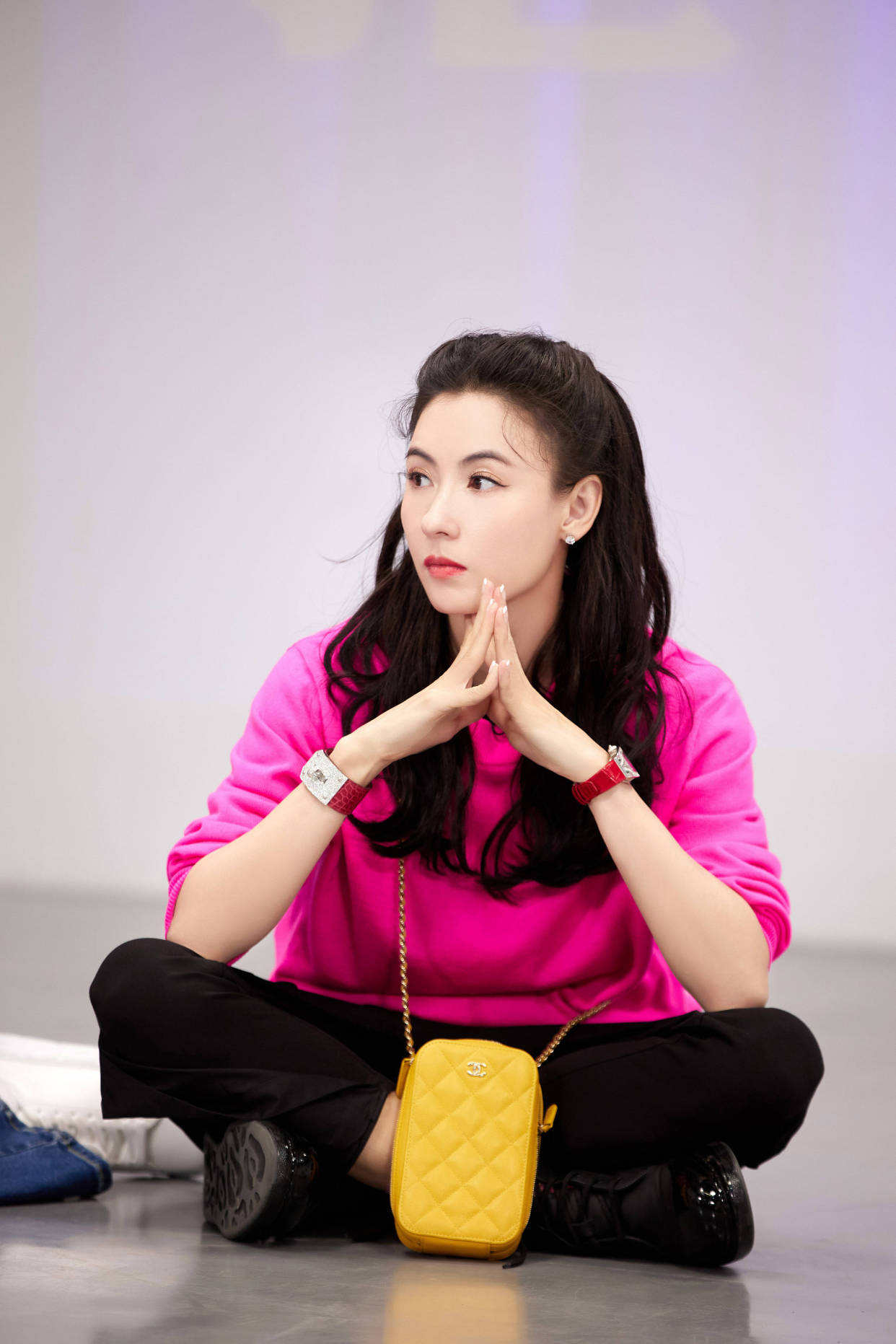 星点|张柏芝天生丽质，穿流苏“无腰裙”美得明艳动人，气质没话说