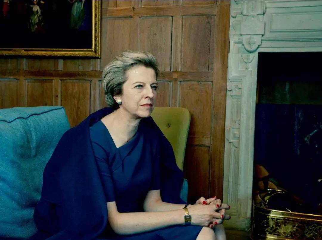 Bennett|穿着豹纹当首相，就算60岁也要画最美的妆，穿最美的衣服