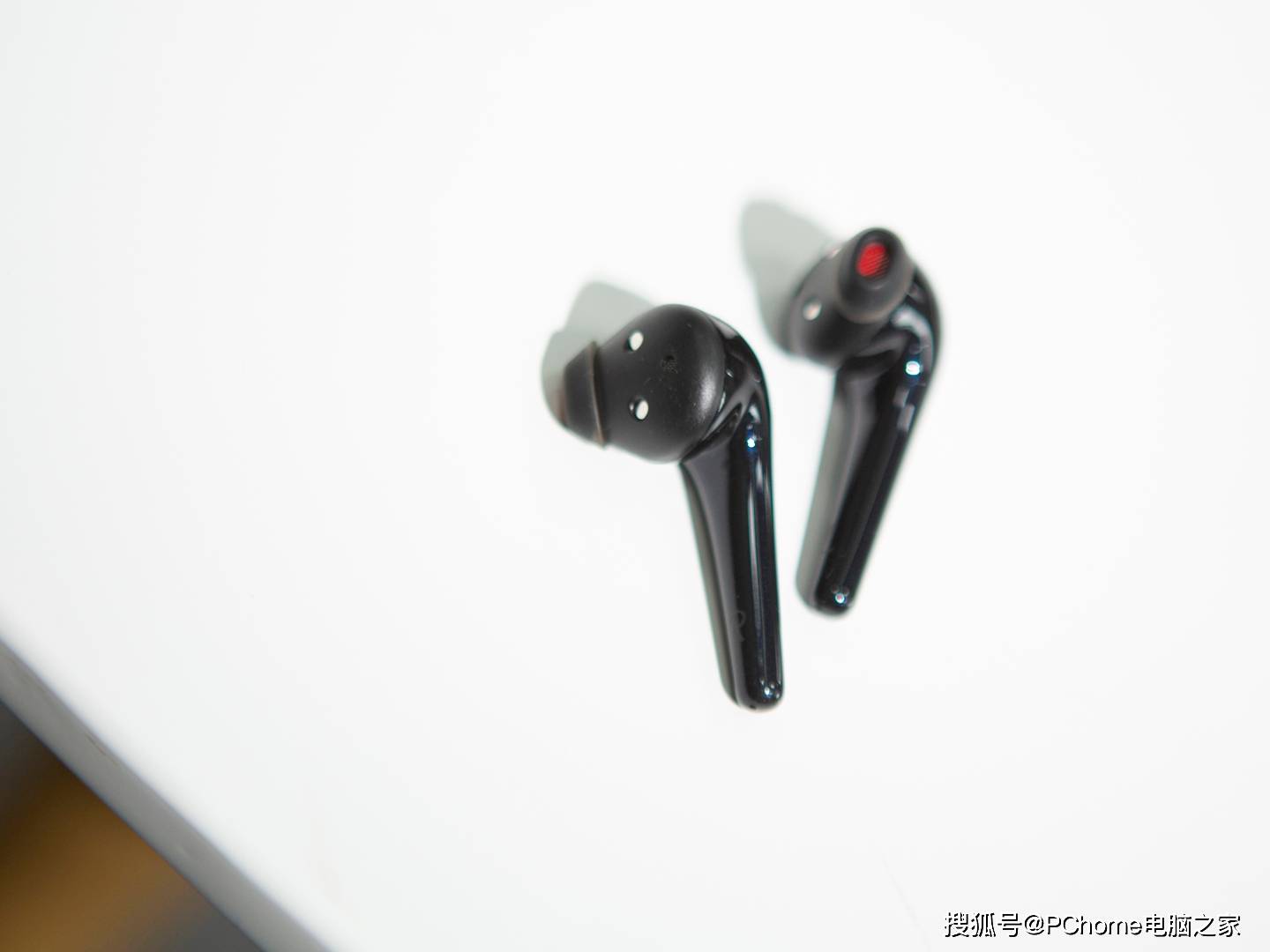 声音|1MORE Comfobuds 2舒适豆：无感佩戴的杰伦同款
