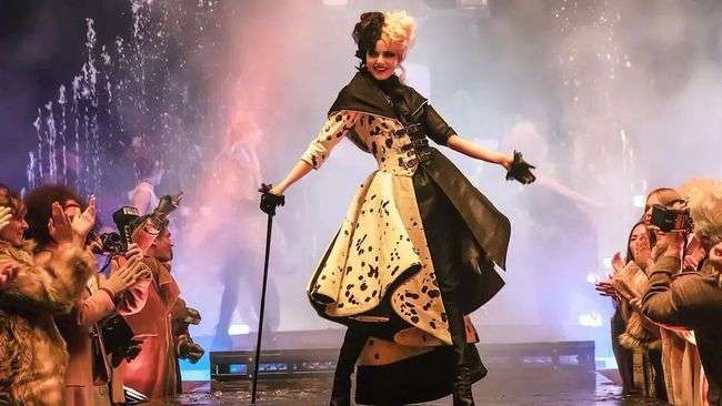 可以将|64岁张瑜老得真优雅，穿波点套装端庄又减龄，奶奶辈照穿好美