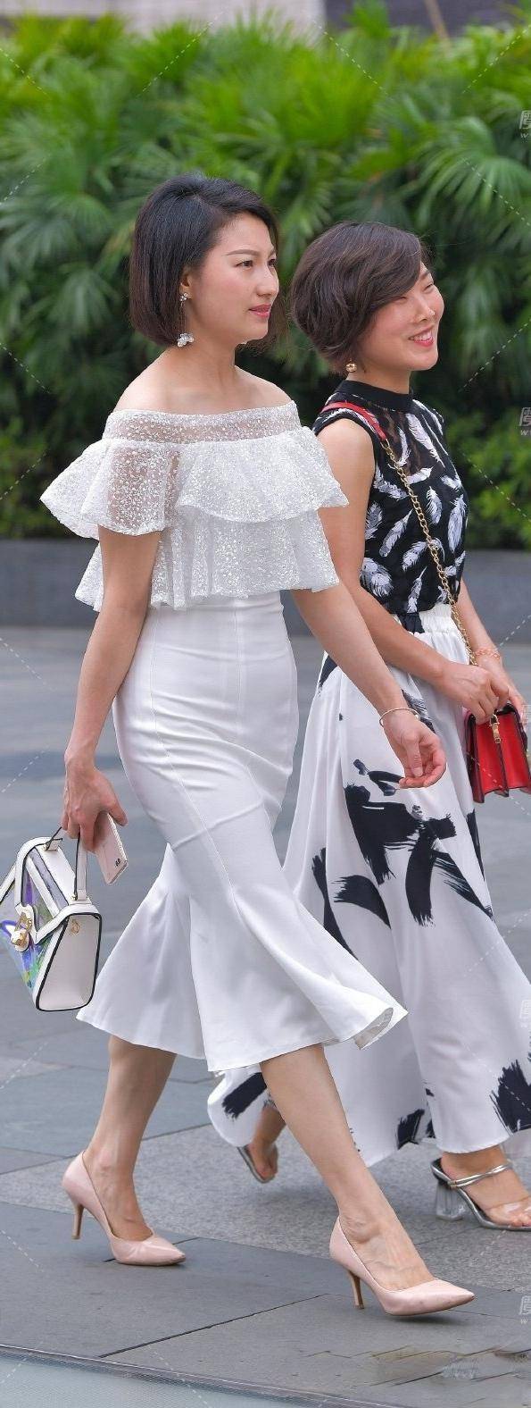 魅力|穿着打底裤显示文艺简约,让您拥有年轻的自信